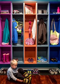 Детская цветная гардеробная комната Петрозаводск